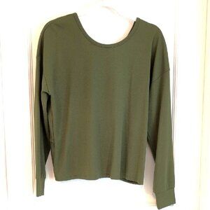 CAbi Turnaround Tee Top #6994 Medium M Reversible Twist Detail Long Sleeve Green